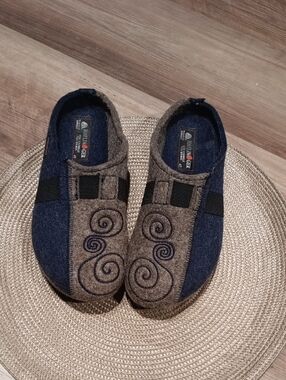 Haflinger Navy Blue and Gray Wool Slip-Ons with Swirl Embroidery